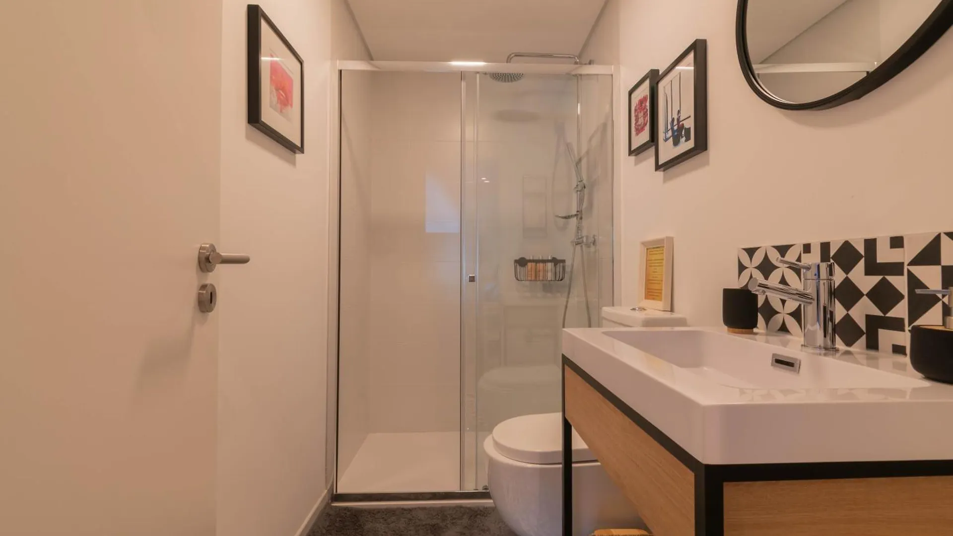 7Min To Uni Se-Velha - Ac - Work Desk - 300Mbs Wifi - Suite 4 Coimbra Bed & Breakfast